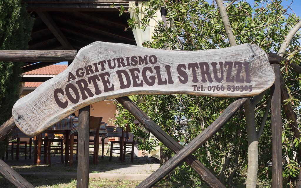 B&B Corte Degli Struzzi ペーシャ・ロマーナ エクステリア 写真