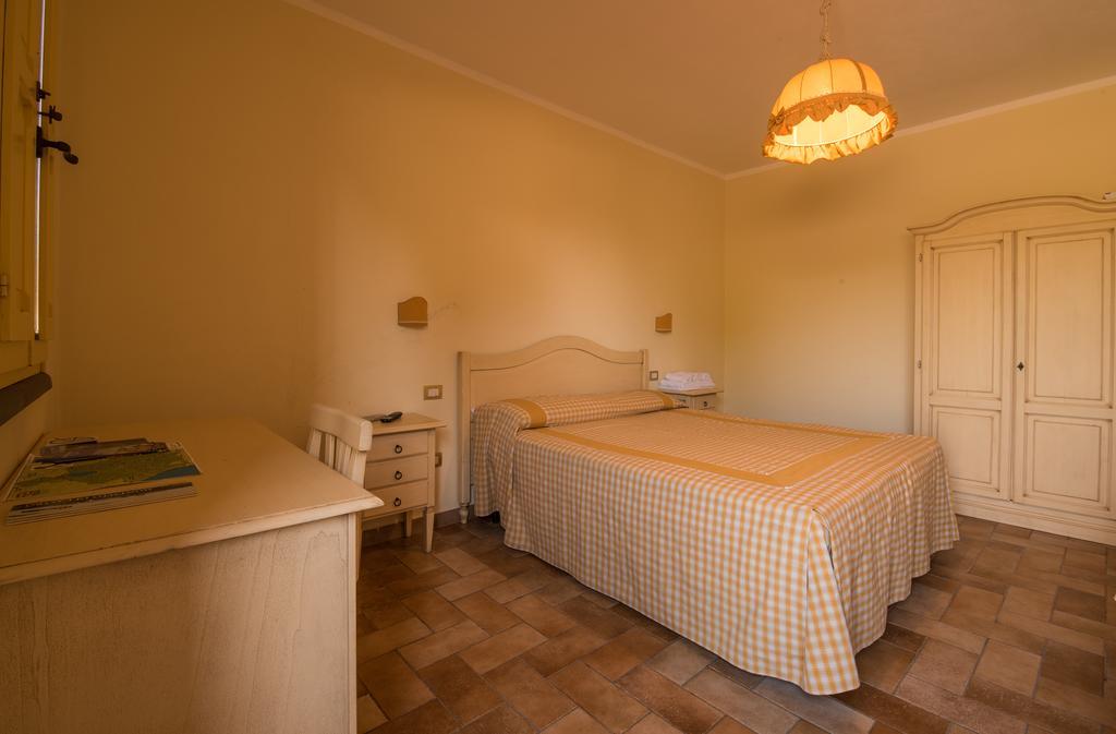 B&B Corte Degli Struzzi ペーシャ・ロマーナ エクステリア 写真